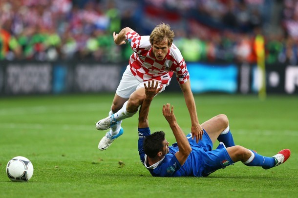 Không nản lòng, Croatia dồn lên tấn công tìm kiếm bàn gỡ.